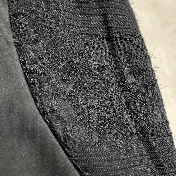 BEBE Black Floral Lace Pencil Skirt Size M - Picture 5 of 6